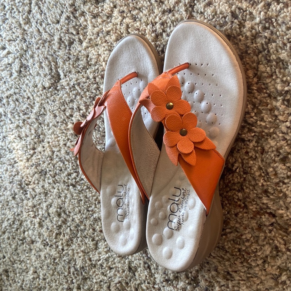 Malu Super Comfort made in Brazil wedge sandal size 6